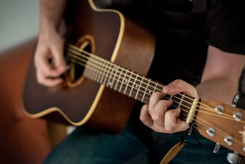 Rozpocznij przygodę z gitarą